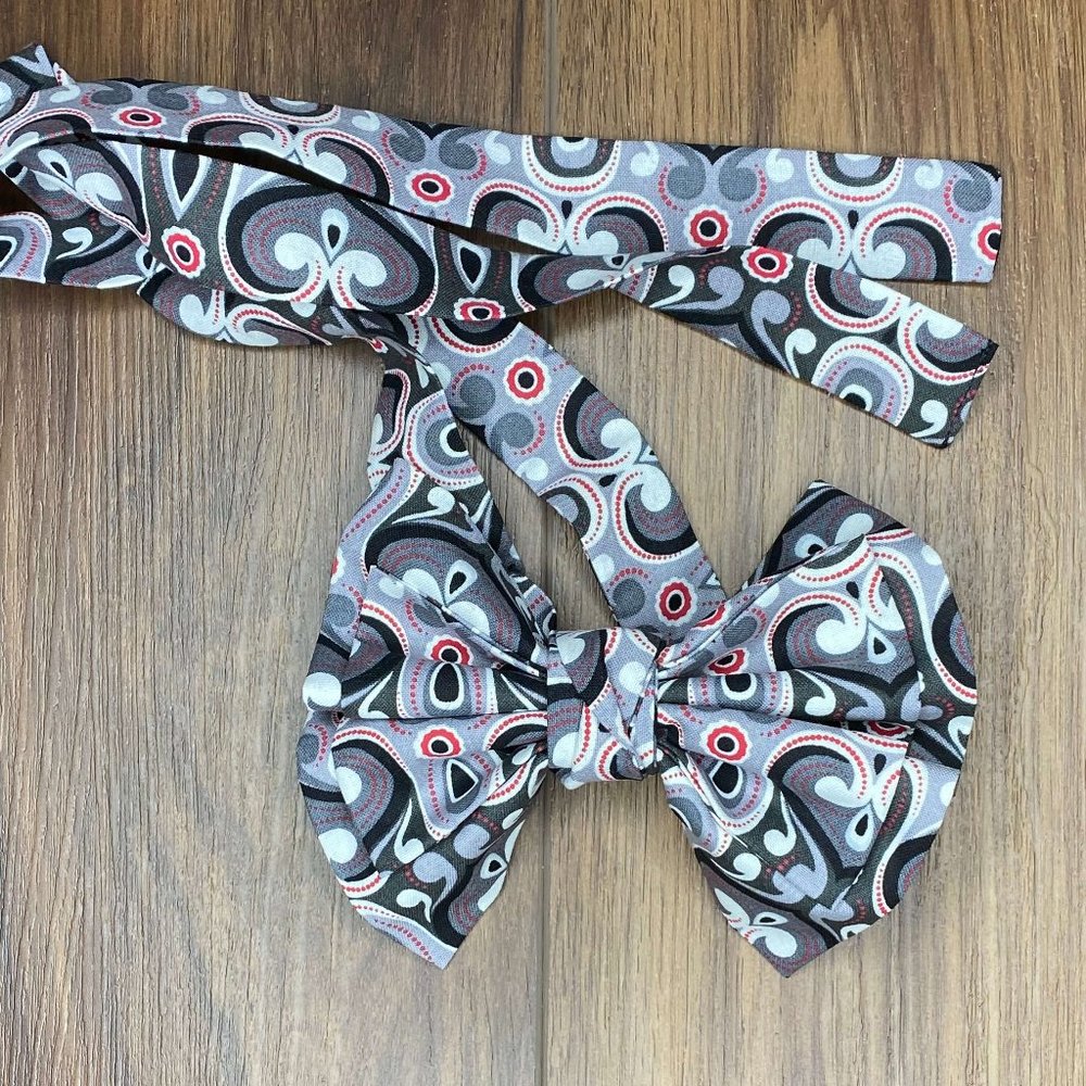 The Monochrome Paisley (Bow)